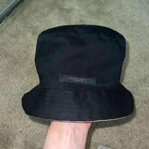 Reversible Burberry bucket hat